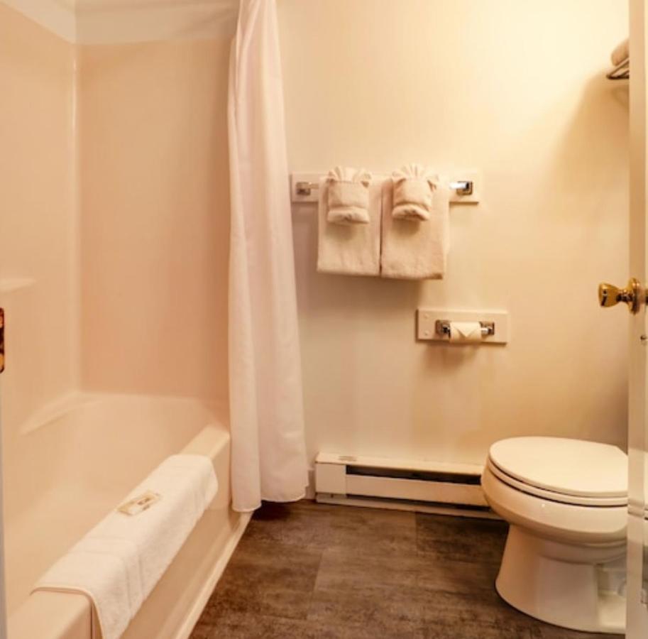 Carriage House Motel Cottages & Suites Wells Zewnętrze zdjęcie
